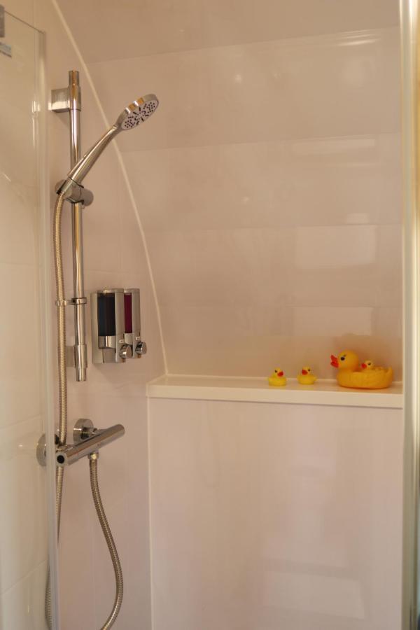 Loch Cromore Holiday Pods Екстер'єр фото